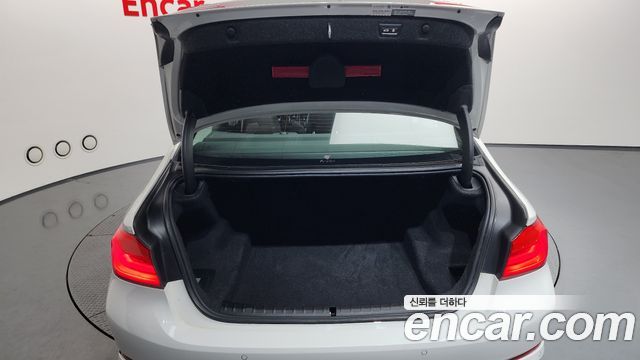 BMW 5-Series 530i xDrive Luxury Plus