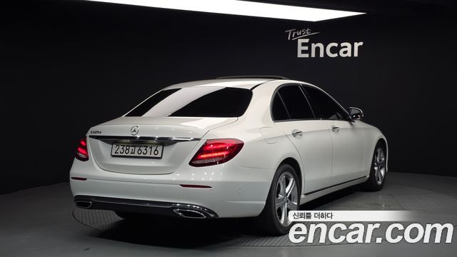 Mercedes-Benz E-Class E220d Avantgarde