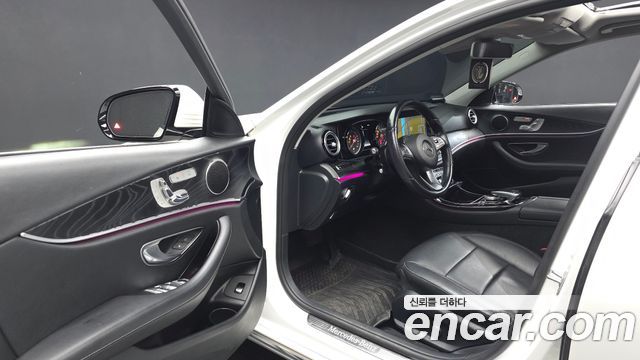 Mercedes-Benz E-Class E220d Avantgarde