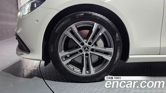 Mercedes-Benz E-Class E350 4MATIC Avantgarde