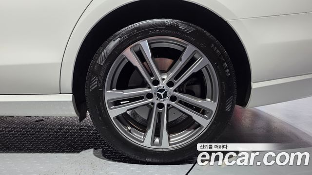 Mercedes-Benz E-Class E350 4MATIC Avantgarde