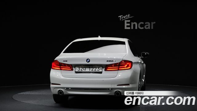 BMW 5-Series 520d xDrive Luxury Plus