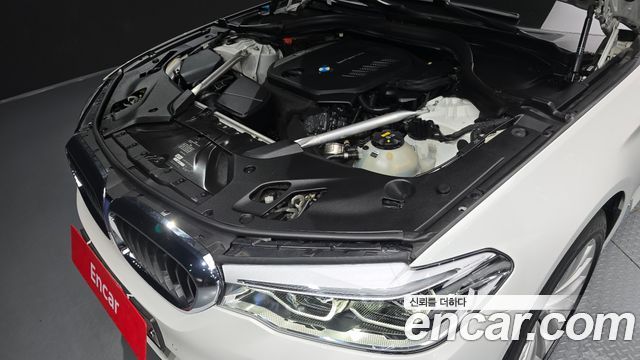 BMW 5-Series 520d xDrive Luxury Plus