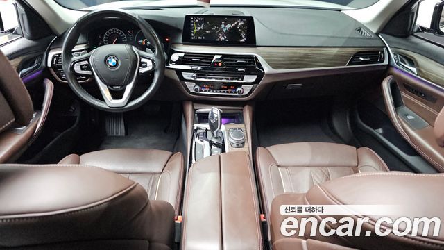 BMW 5-Series 520d xDrive Luxury Plus