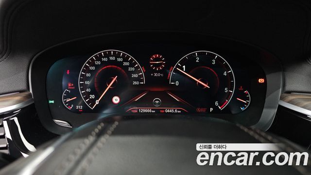 BMW 5-Series 520d xDrive Luxury Plus