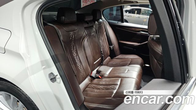 BMW 5-Series 520d xDrive Luxury Plus