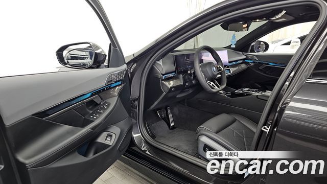 BMW 5-Series 530e xDrive M Sport Pro