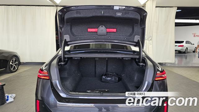 BMW 5-Series 530e xDrive M Sport Pro