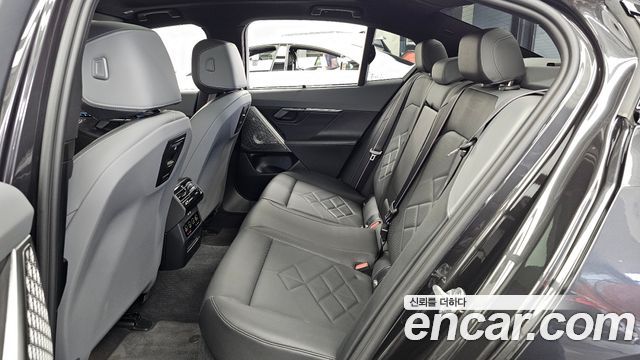 BMW 5-Series 530e xDrive M Sport Pro
