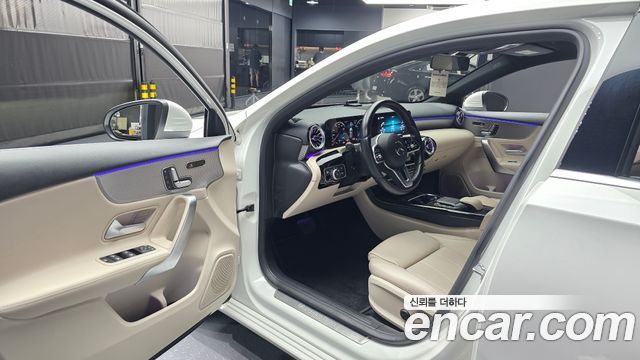 Mercedes-Benz A-Class A220 Hatchback