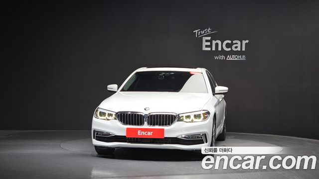 BMW 5-Series 520i Luxury
