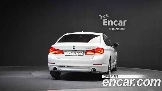 BMW 5-Series 520i Luxury