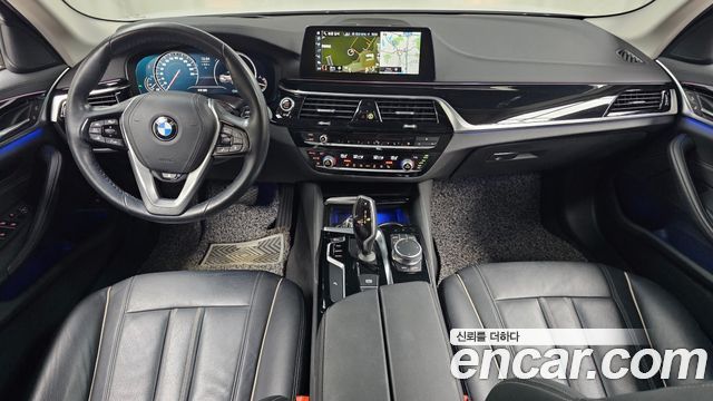 BMW 5-Series 520i Luxury
