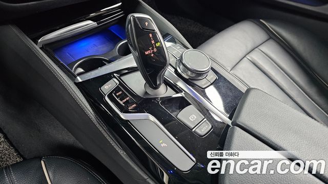 BMW 5-Series 520i Luxury