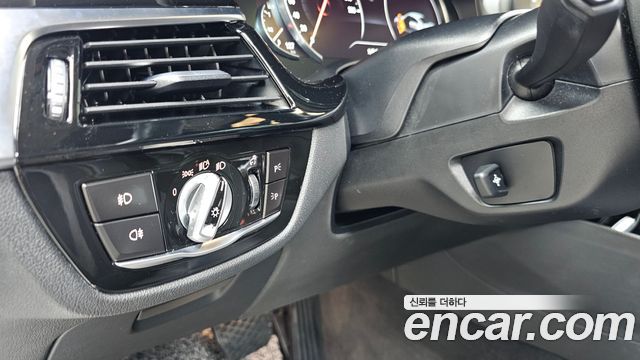 BMW 5-Series 520i Luxury