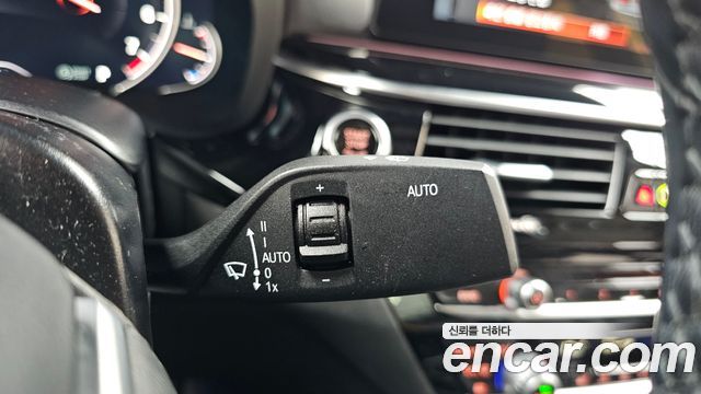BMW 5-Series 520i Luxury