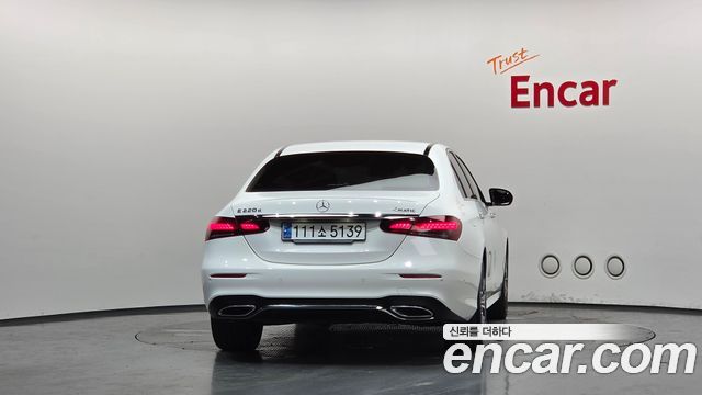 Mercedes-Benz E-Class E220d 4MATIC AMG Line