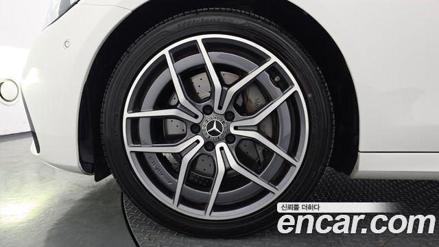 Mercedes-Benz E-Class E220d 4MATIC AMG Line