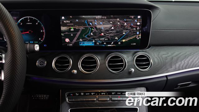 Mercedes-Benz E-Class E220d 4MATIC AMG Line