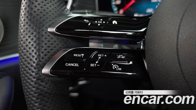 Mercedes-Benz E-Class E220d 4MATIC AMG Line