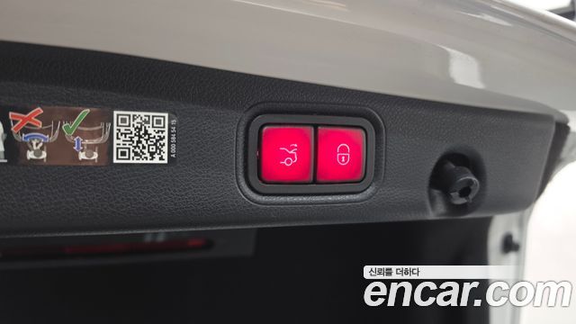 Mercedes-Benz E-Class E220d 4MATIC AMG Line