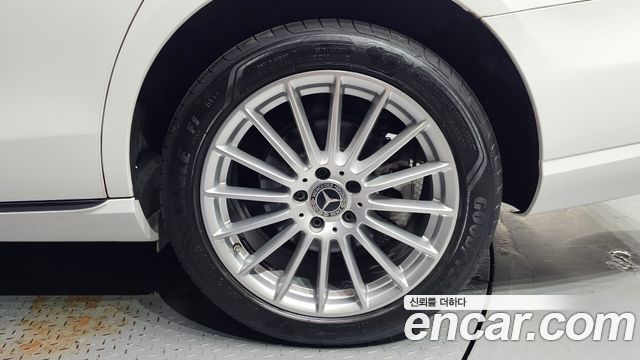 Mercedes-Benz E-Class E220d 4MATIC Exclusive