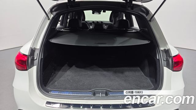 Mercedes-Benz GLC-Class GLC300 4MATIC AMG Line