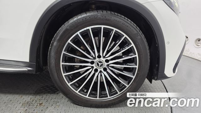 Mercedes-Benz GLC-Class GLC300 4MATIC AMG Line
