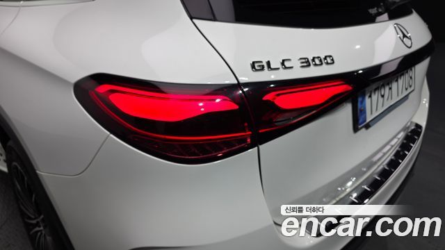 Mercedes-Benz GLC-Class GLC300 4MATIC AMG Line