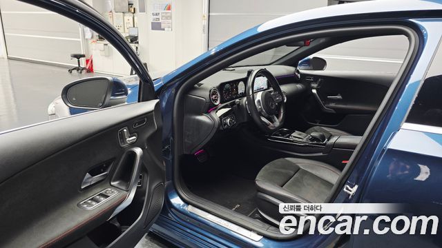 Mercedes-Benz A-Class AMG A35 4MATIC Sedan