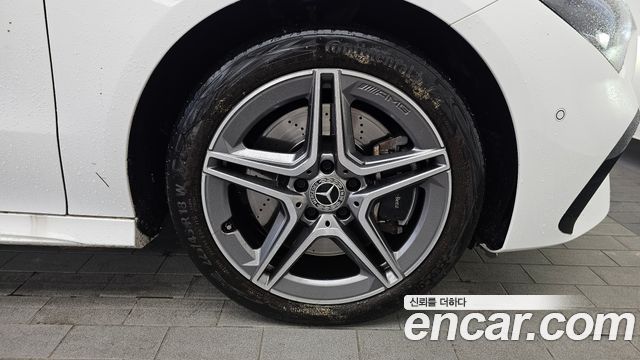 Mercedes-Benz CLA-Class CLA250 4MATIC