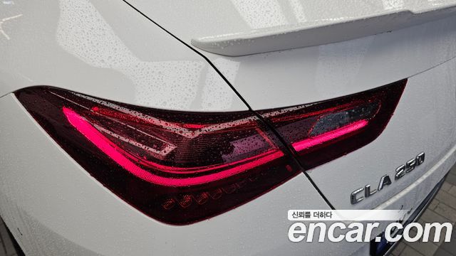 Mercedes-Benz CLA-Class CLA250 4MATIC