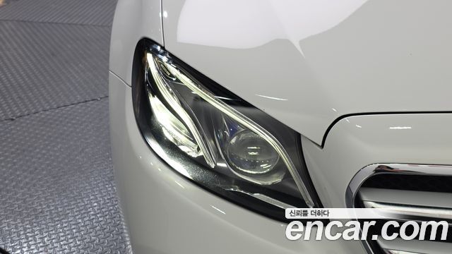 Mercedes-Benz E-Class E220d Avantgarde