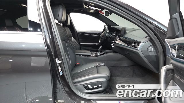 BMW 5-Series 530i M Sport Package Plus
