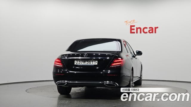 Mercedes-Benz E-Class E300 Avantgarde