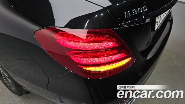 Mercedes-Benz E-Class E300 Avantgarde