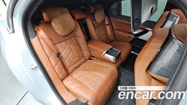 BMW 7-Series 740i sDrive M Sport