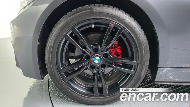 BMW 3-Series 330i M Sport Shadow