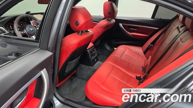 BMW 3-Series 330i M Sport Shadow
