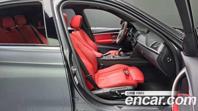 BMW 3-Series 330i M Sport Shadow