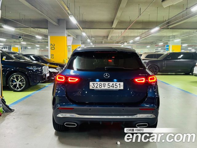 Mercedes-Benz GLA-Class GLA250 4MATIC