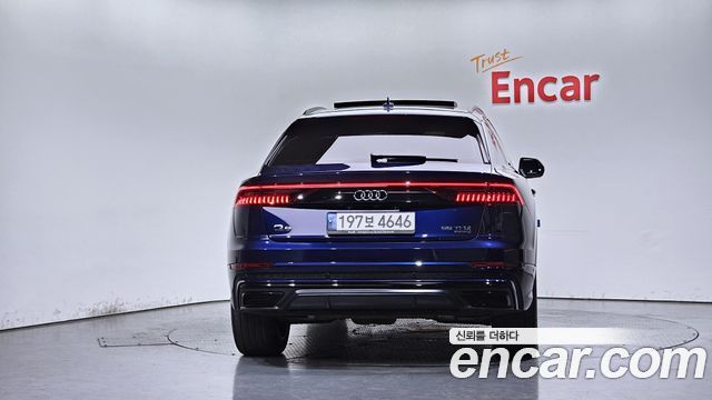 Audi Q8 55 TFSI Quattro Premium