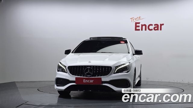 Mercedes-Benz CLA-Class CLA250 4MATIC AMG Line