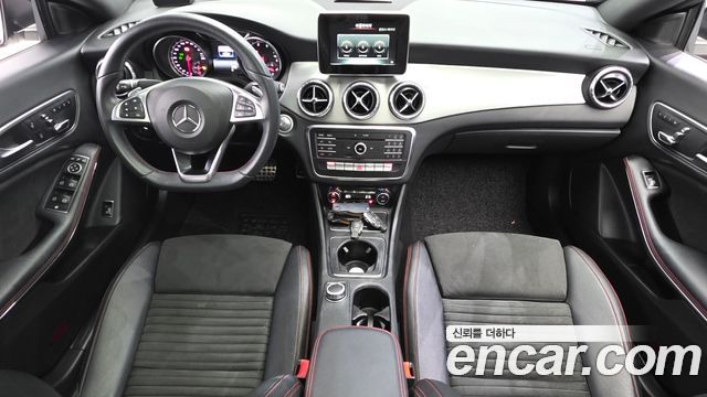 Mercedes-Benz CLA-Class CLA250 4MATIC AMG Line
