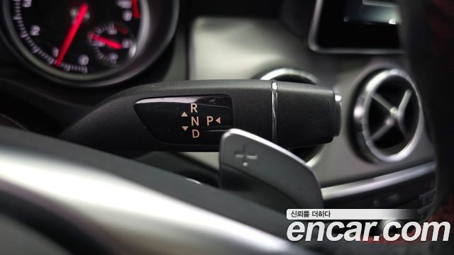 Mercedes-Benz CLA-Class CLA250 4MATIC AMG Line