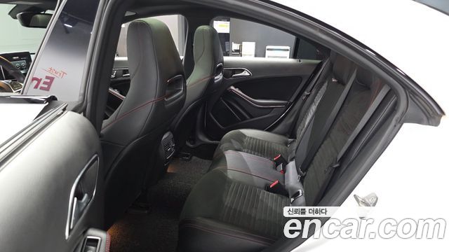 Mercedes-Benz CLA-Class CLA250 4MATIC AMG Line