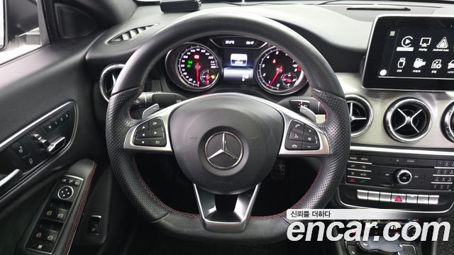 Mercedes-Benz CLA-Class CLA250 4MATIC AMG Line