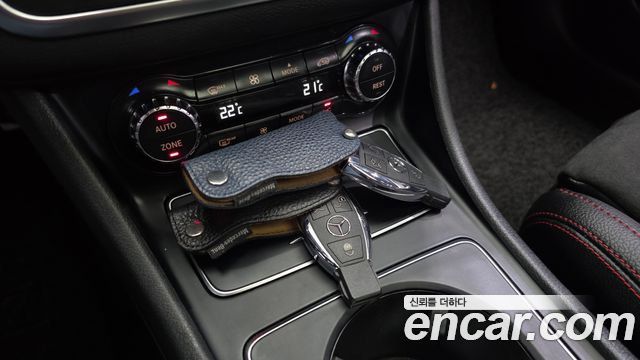 Mercedes-Benz CLA-Class CLA250 4MATIC AMG Line