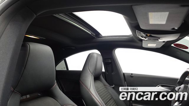 Mercedes-Benz CLA-Class CLA250 4MATIC AMG Line
