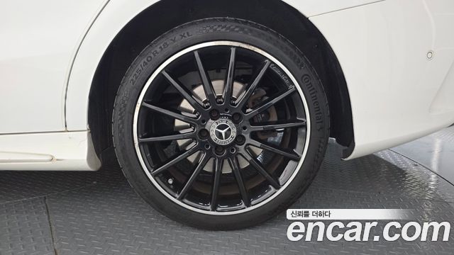 Mercedes-Benz CLA-Class CLA250 4MATIC AMG Line